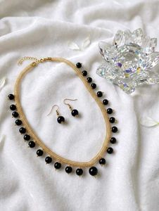 Elegant Gold Necklace and Earring Set