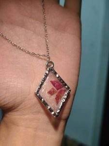 Shimmery Resin Pendant Necklace with Earrings
