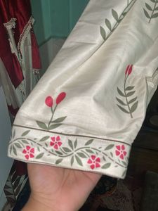 Elegant White Kurta with Floral Print