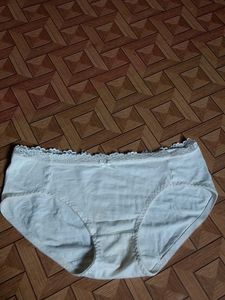 Comfortable White Briefs with Lace Trim