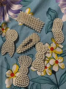 Pearl Embellished Hair Clips Set