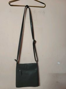 Stylish sling bag