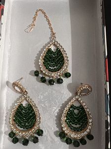 Earrings with Maantikka