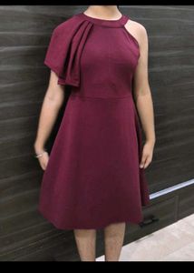 Final price 🚨🚨Branded Maroon One Shoulder
