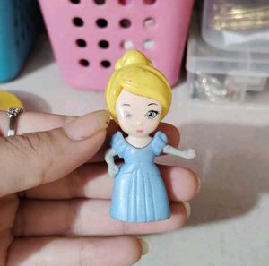 Disney Daisy Duck Princess Figure