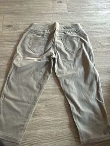 Comfortable Grey Cropped Pants