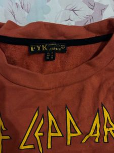 Def Leppard Graphic Print Cropped Sweatshirt