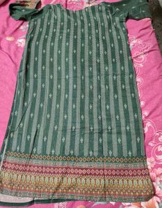 Elegant Pakistani Suit