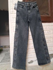 branded buttoned jeans