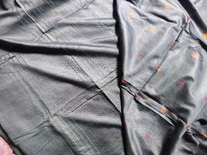 Elegant Grey Saree with Subtle Motifs