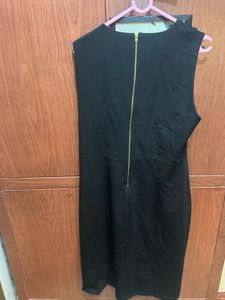 Savana Sleek Black Sleeveless Wrap Dress