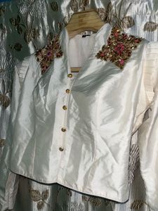 Elegant Embroidered Blouse💠