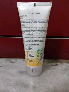 Aaranyaa Sun Block Lotion SPF 40