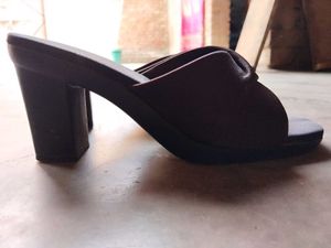 Stylish Women's Slip-On Sandals