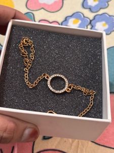 Elegant Gold Chain Bracelet with Circle Charm