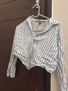 Chic Striped Cropped Shirt