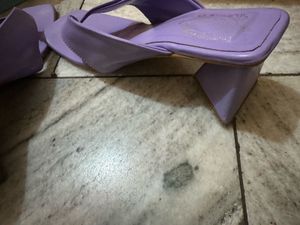Stylish Lilac Thong Heels