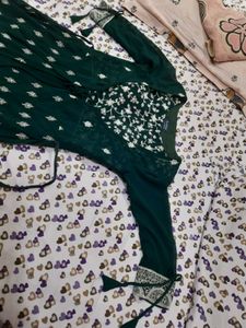 Elegant Green Embroidered Ethnic Gown with free de
