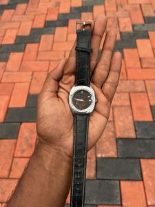 Classic Men's Watch with Leather Strap