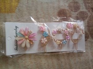 Cute Flower & Moon Hair Clips Set✨✨