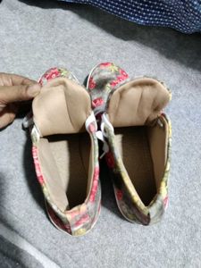 Floral Print Lace-Up Sneakers