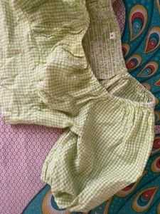 Gingham Puff Sleeve Crop Top