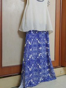 Elegant White &amp; Blue Printed Kurta Set