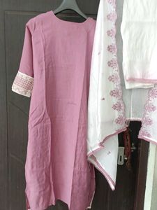 Embroidered pink Kurta Set with Dupatta
