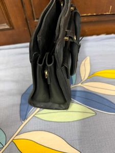 Chic Black Textured Handbag