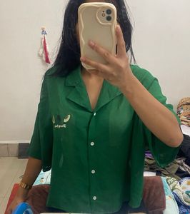 Chic Green Collared Button-Up Top