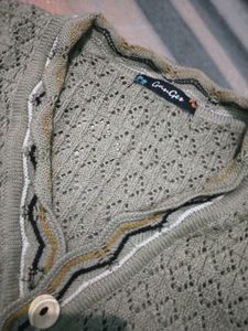 Grey Sweater, Used, Flaws Are Mentioned In Photos
