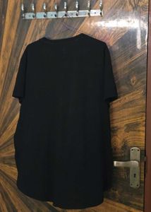 H&amp;M Solid Black Curved Hem Long Fit T-Shirt