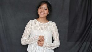 Elegant White Crochet Top