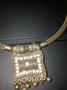 Elegant Gold Tone Necklace