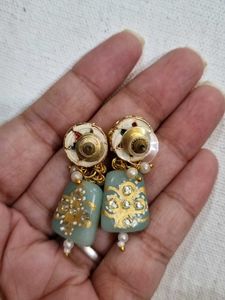 Elegant Pastel Green Kundan Jhumka Earrings