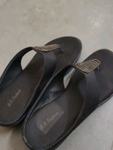 Stylish Black Flip Flop Sandals
