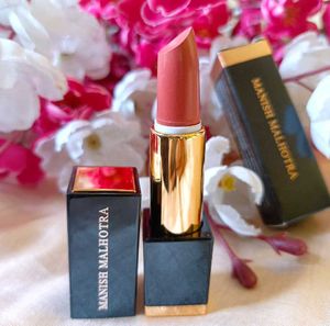 Manish Malhotra Lipstick desert saude