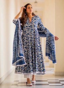 Elegant Blue Floral Kurta Set With Pants & Dupat