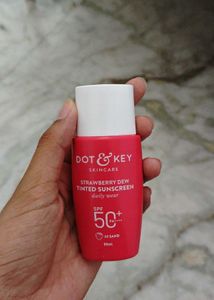 Dot & Key Tinted Sunscreen SPF 50 (03Sand)