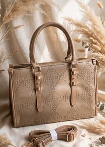 🆕Stylish Taupe Textured Handbag
