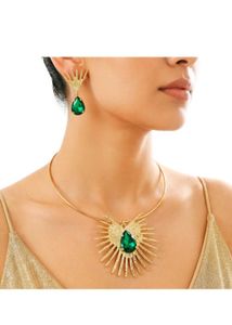 Stunning Gold & Emerald Jewelry Set