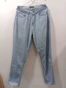 Light Wash Mom Jeans