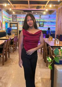 Stylish Sleeveless Burgundy Top