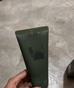 Isntree Mugwort Calming Clay Mask (100ml) – Barely
