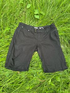 Black capri pants unisex