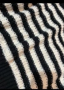 Striped Knit Sweater (free Gift Of Neckpieces)