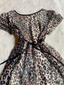 chic leopard print dress top