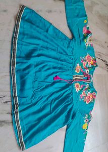 🩵🩷Embroidered Teal Kurta Top