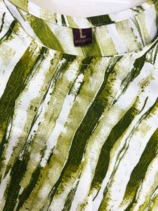 Green &amp; White Abstract Print Kurta