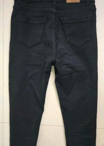 Black Jeans - Stylish and Versatile